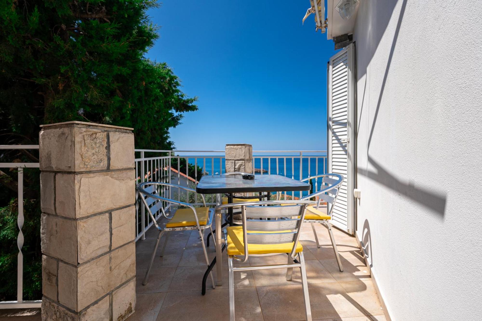 Sun Rose Apartments Sveti Stefan Bilik gambar