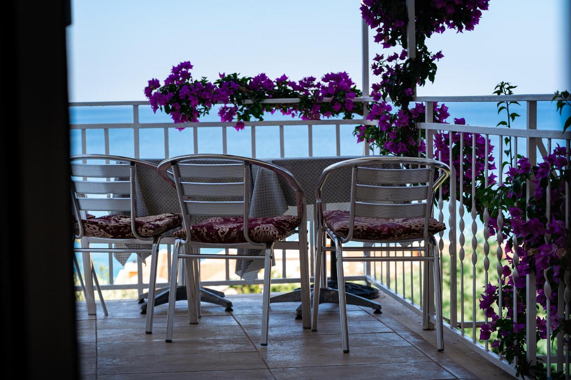 Sun Rose Apartments Sveti Stefan Luaran gambar