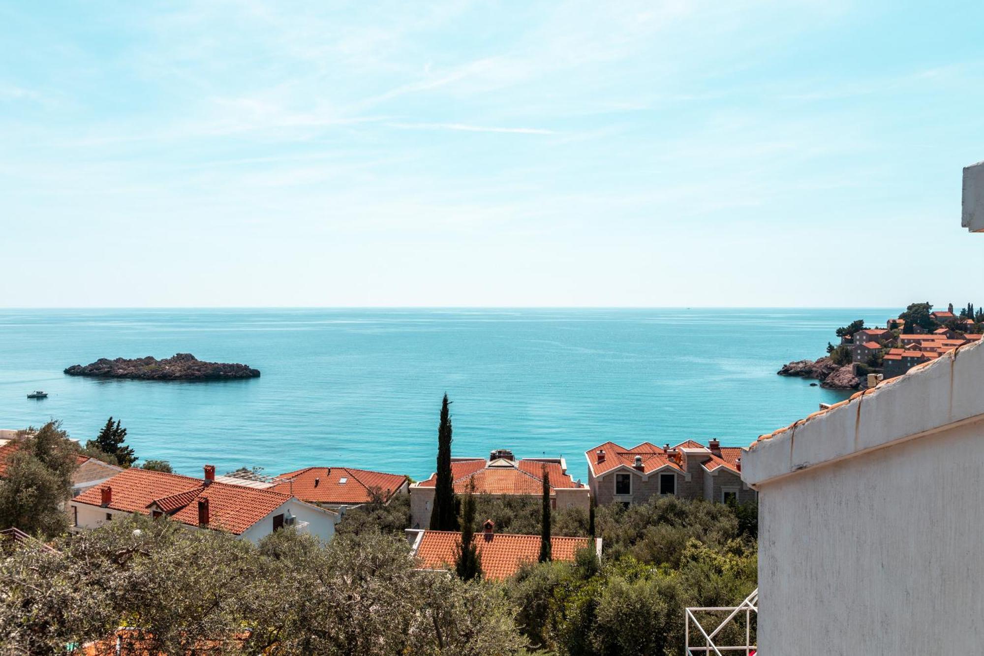 Sun Rose Apartments Sveti Stefan Bilik gambar